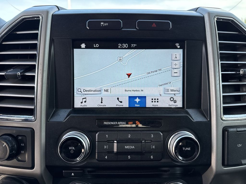 2016 Ford F-150 Lariat photo 19