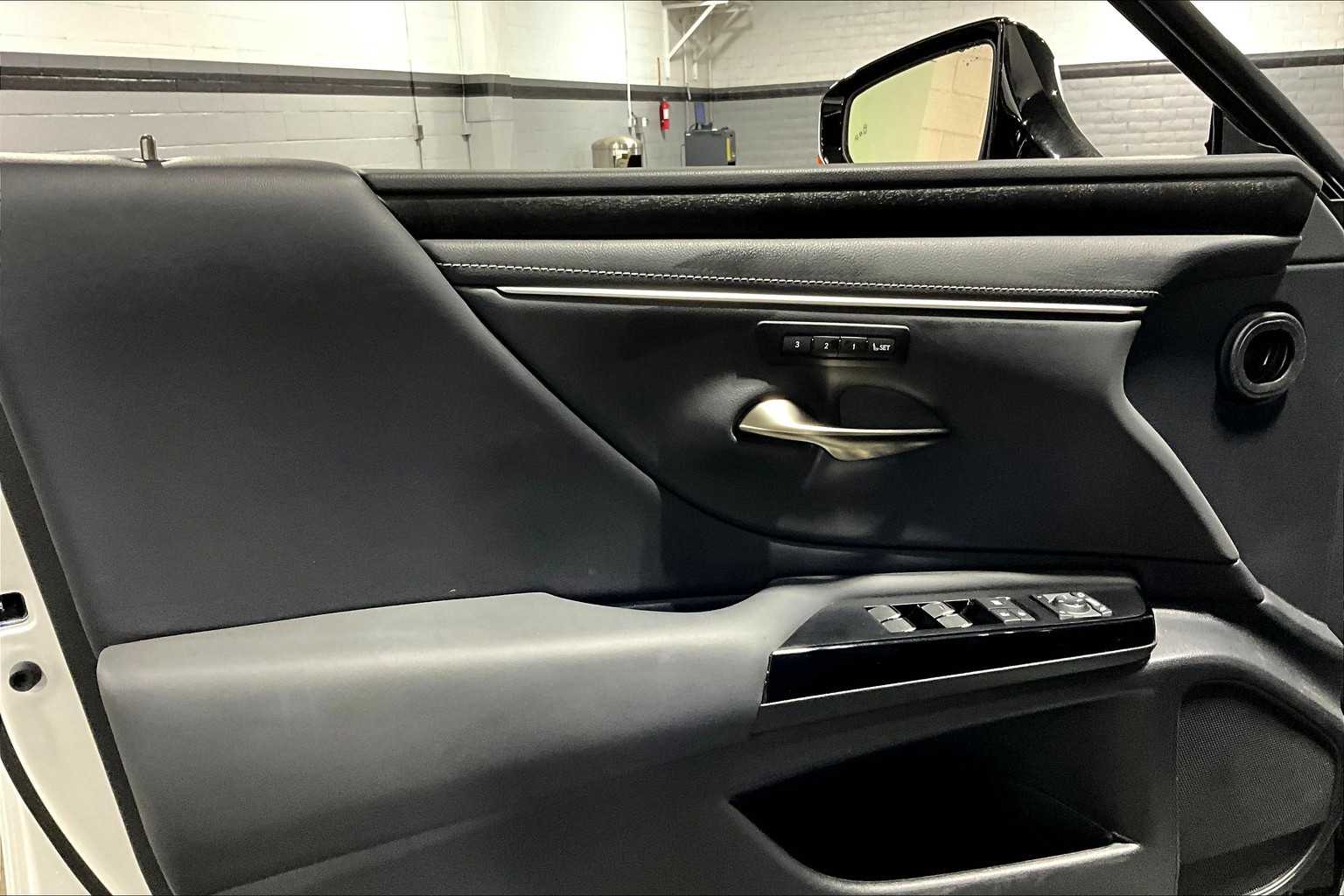 2025 Lexus ES Premium photo 20