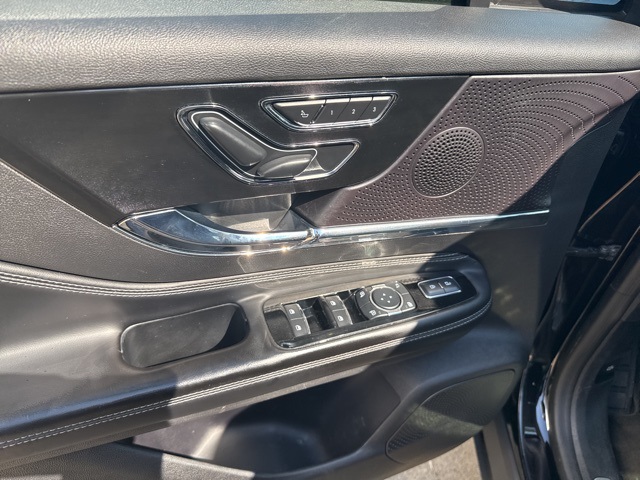 2023 Lincoln Corsair Standard photo 15