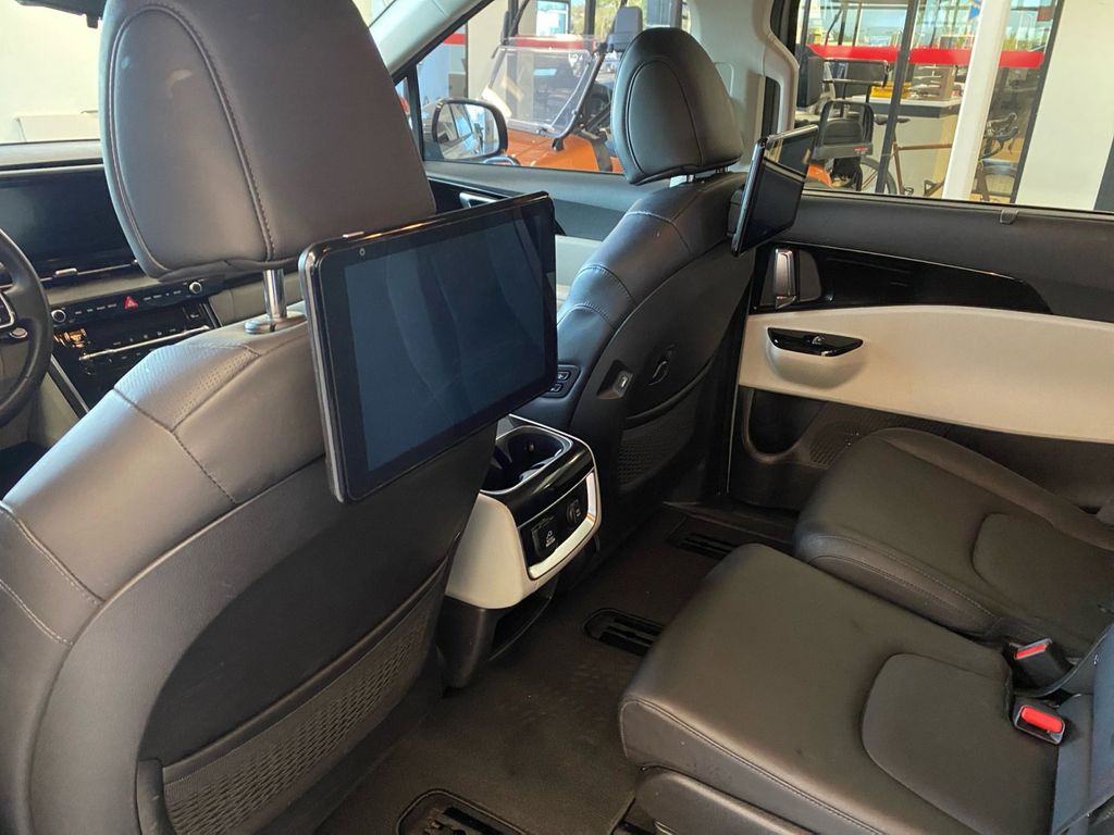 2022 Kia Carnival SX photo 17