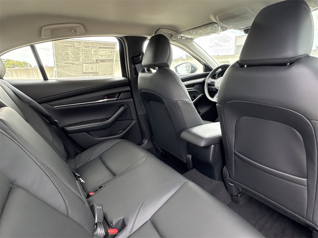2025 Mazda Mazda3 2.5 Select Sport photo 12