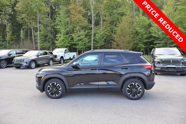 2022 Chevrolet Trailblazer LT photo 2