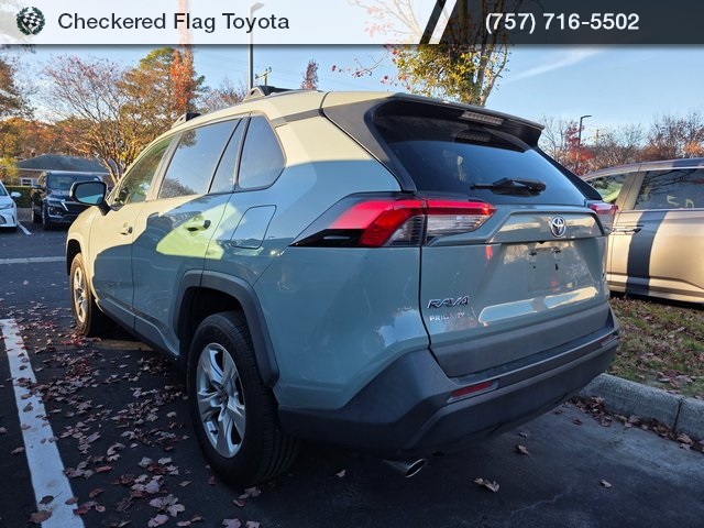 2021 Toyota RAV4 XLE photo 3
