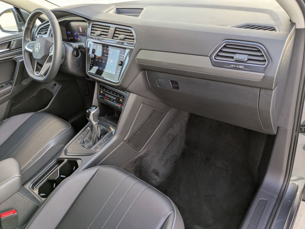 2024 Volkswagen Tiguan SE Wolfsburg Edition photo 25