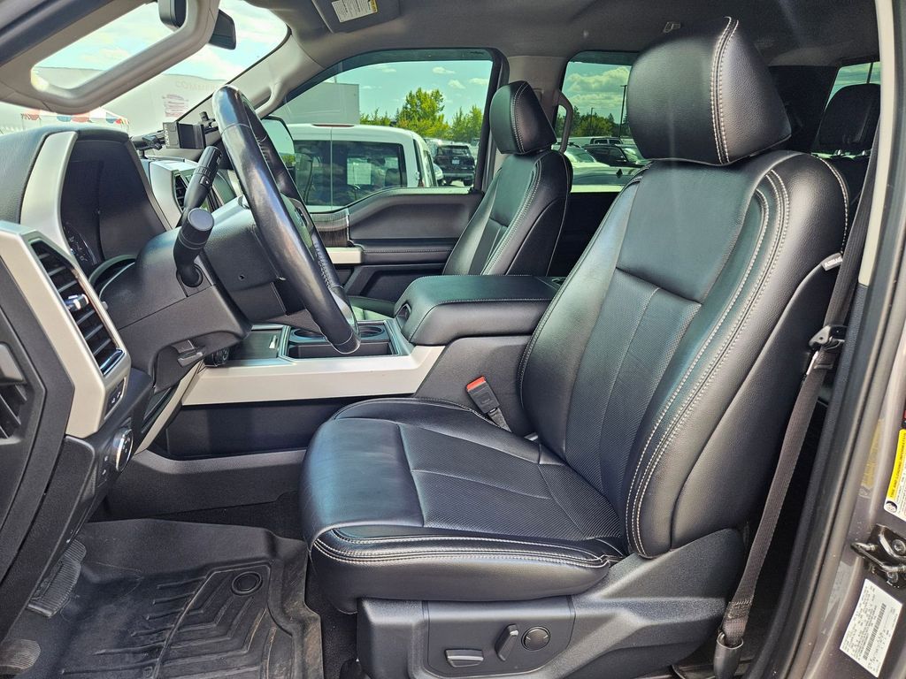 2021 Ford F-250 Lariat photo 14