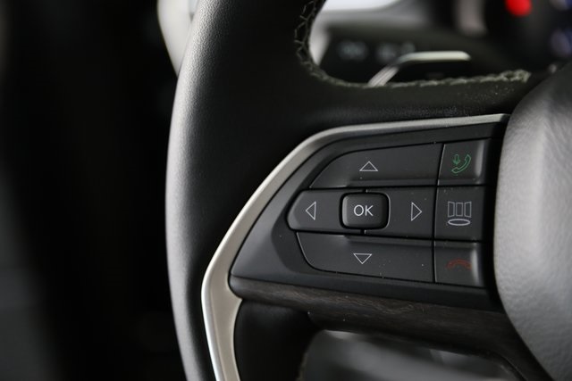 2025 Jeep Grand Cherokee Limited photo 3