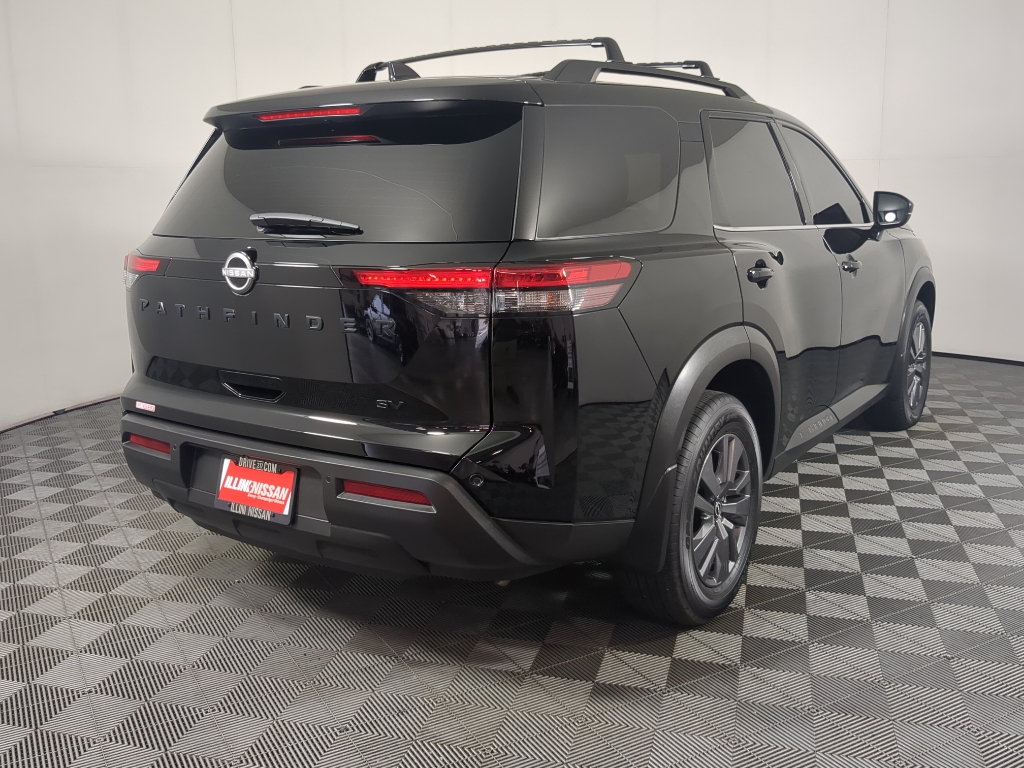 2024 Nissan Pathfinder SV photo 9