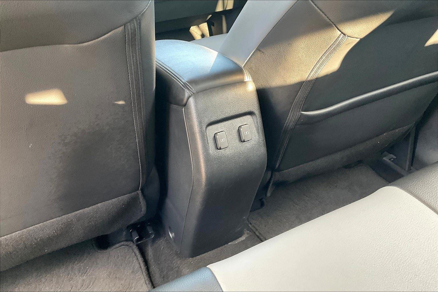 2023 Nissan Kicks SR photo 33