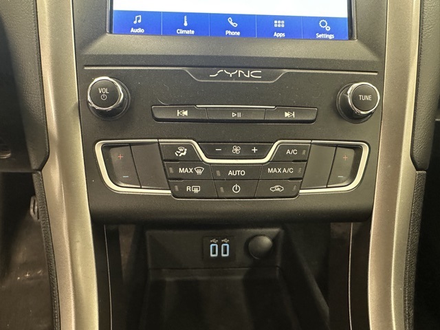 2020 Ford Fusion SE photo 21