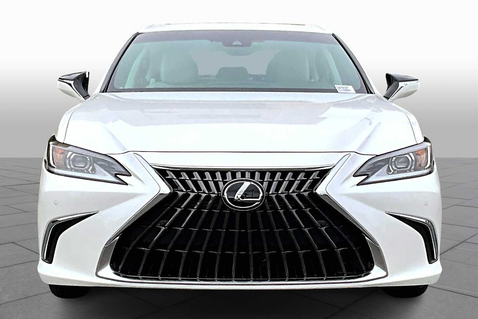 2025 Lexus ES 300h photo 3