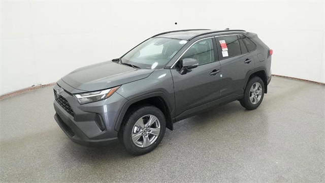 2025 Toyota RAV4 XLE's photo