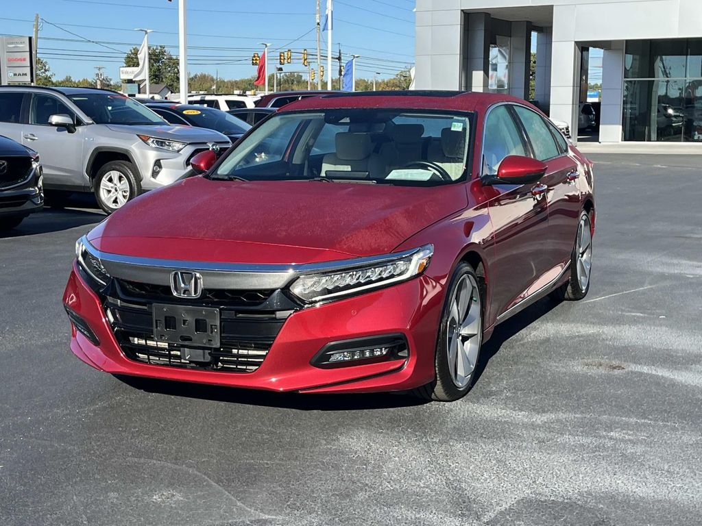 2018 Honda Accord Touring 1.5T photo 3