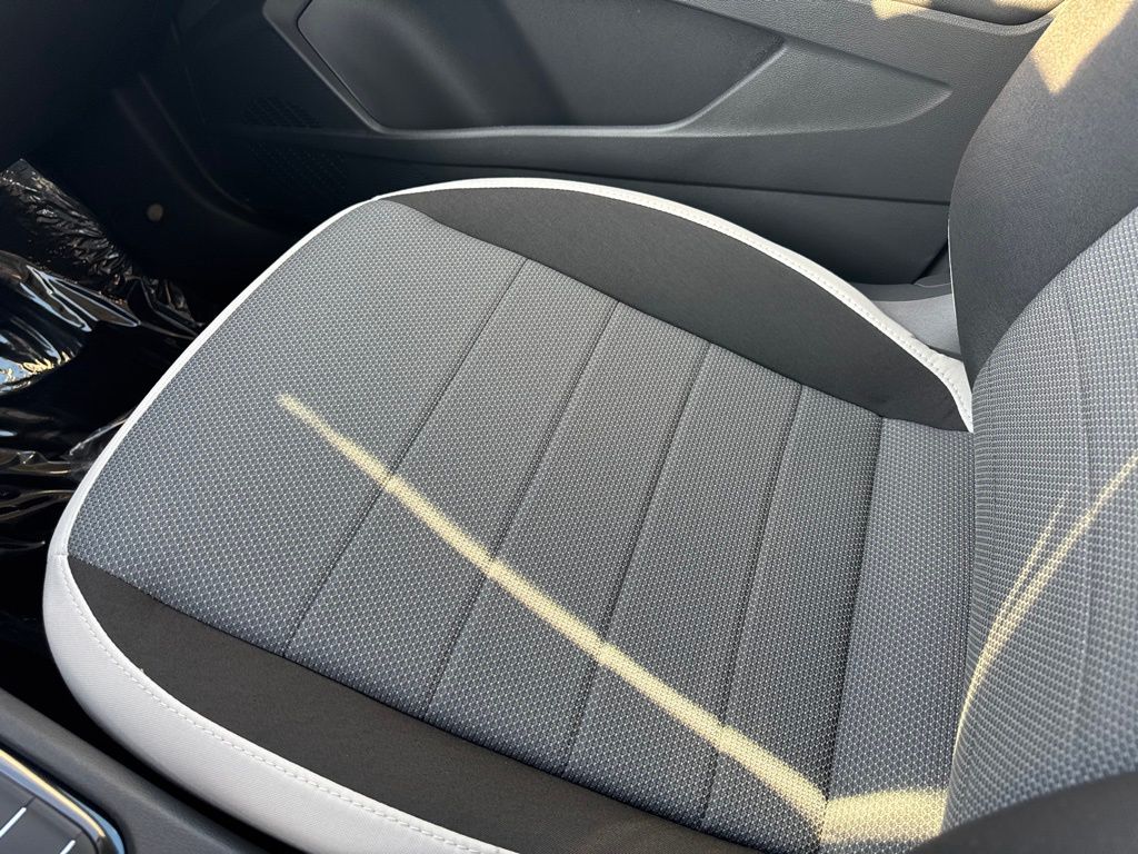 2025 Volkswagen Taos S photo 19