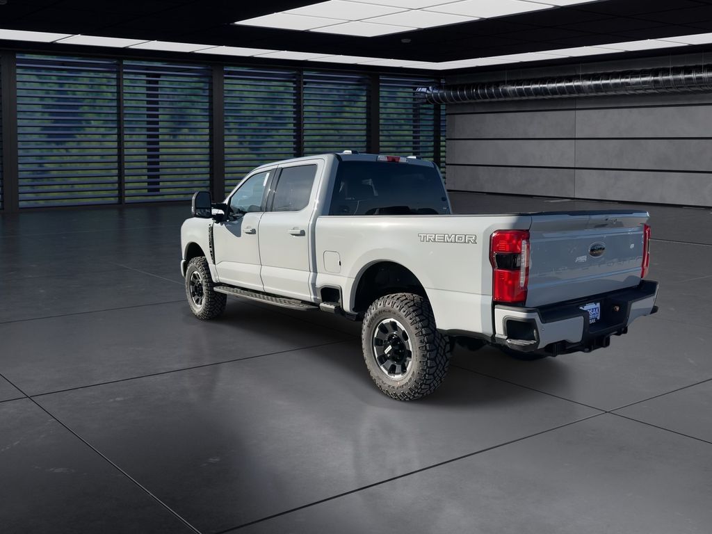 2025 Ford F-350 XLT photo 6