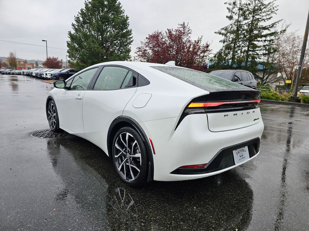 2023 Toyota Prius Prime XSE photo 6