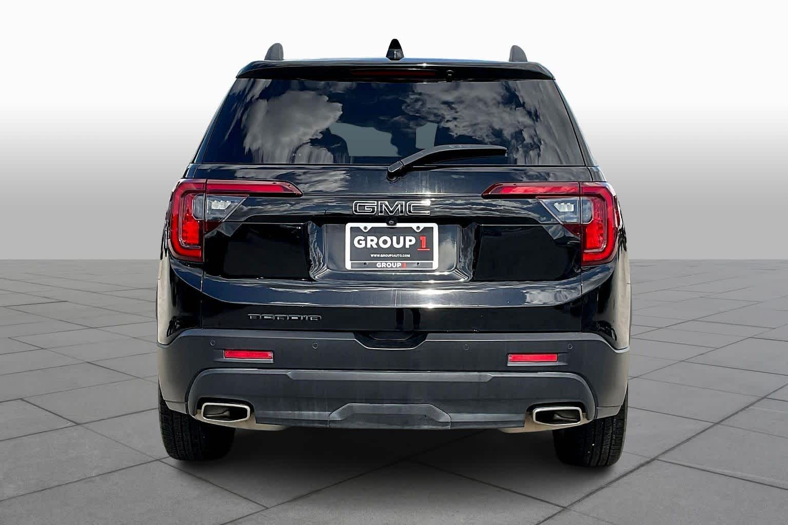 2022 Gmc Acadia SLE photo 3