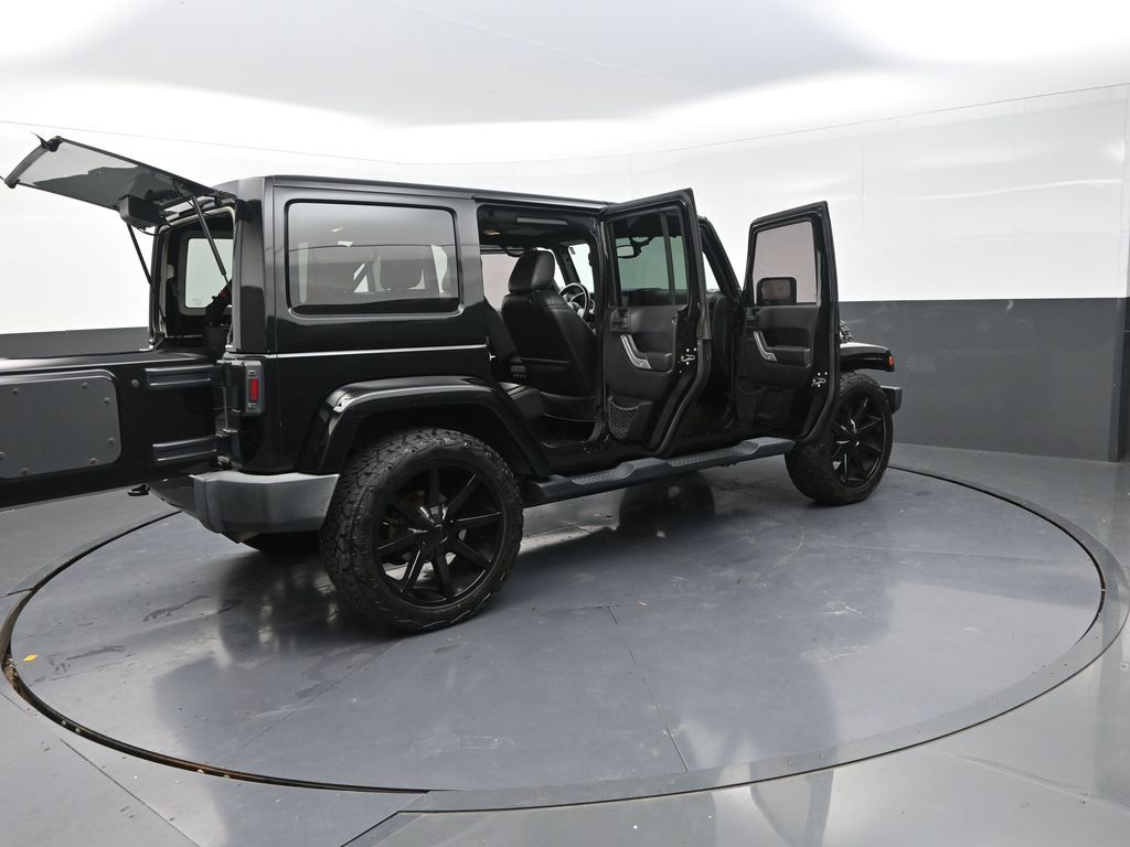 2016 Jeep Wrangler Unlimited Sahara photo 32