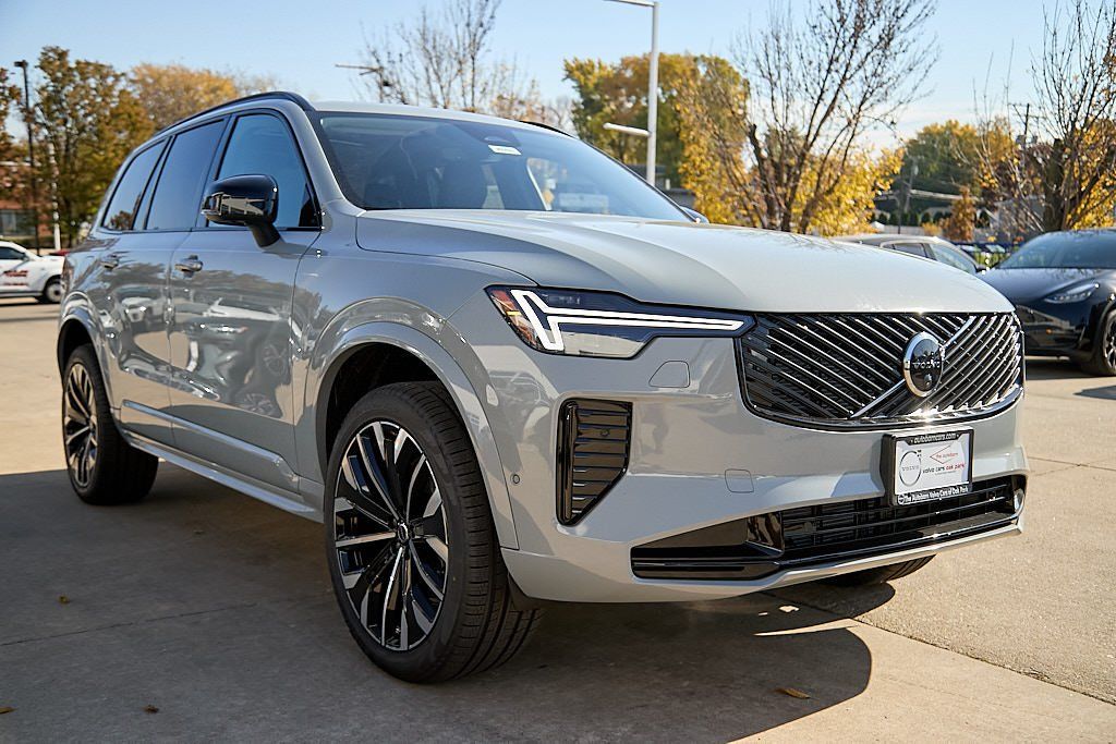 2026 VOLVO XC90 - Image 3
