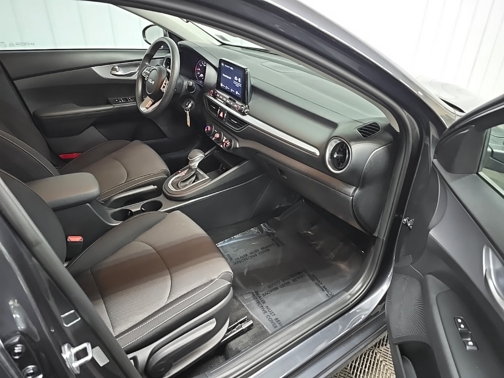 2023 Kia Forte LXS photo 13