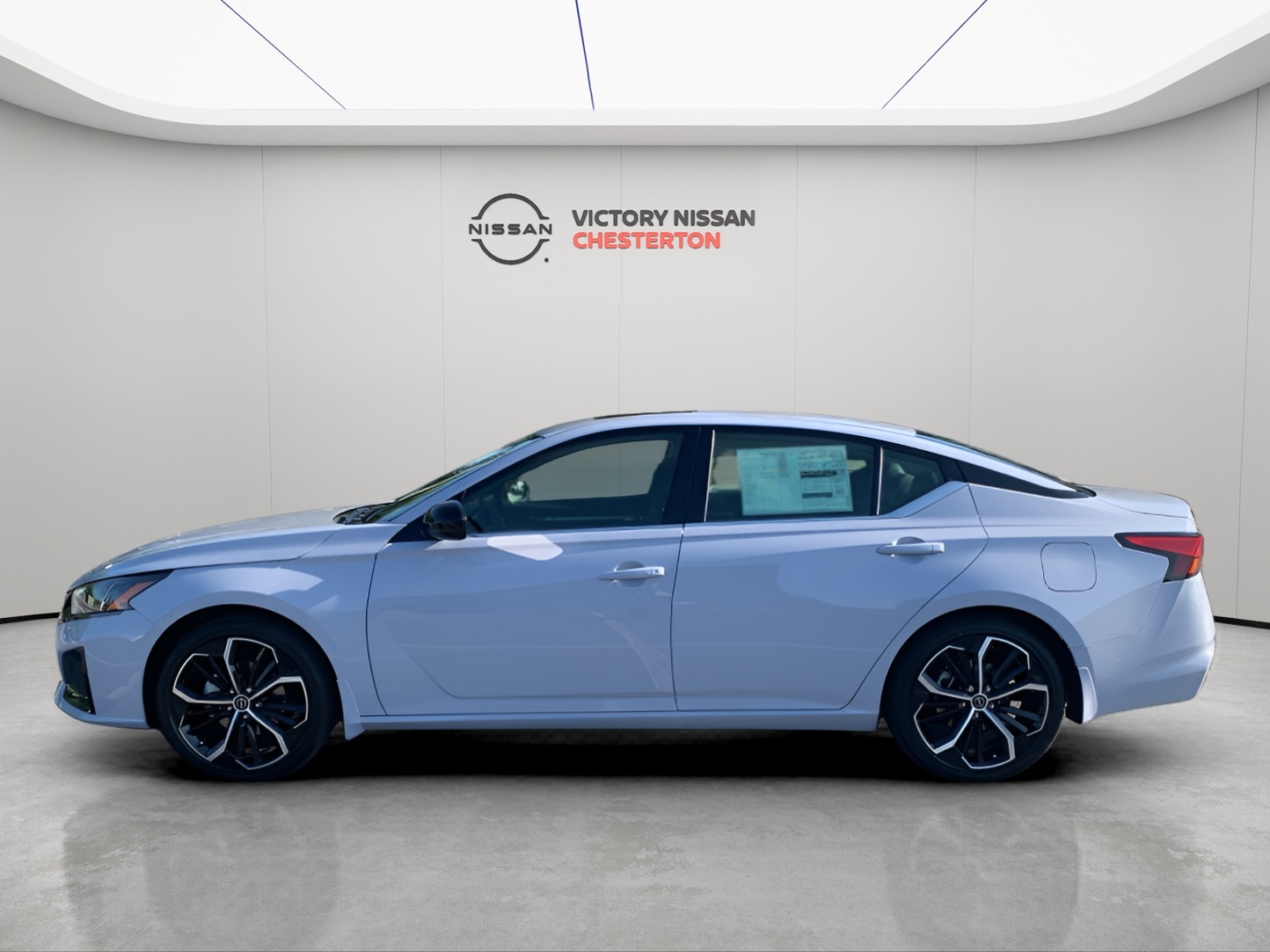 2025 Nissan Altima SR photo 2