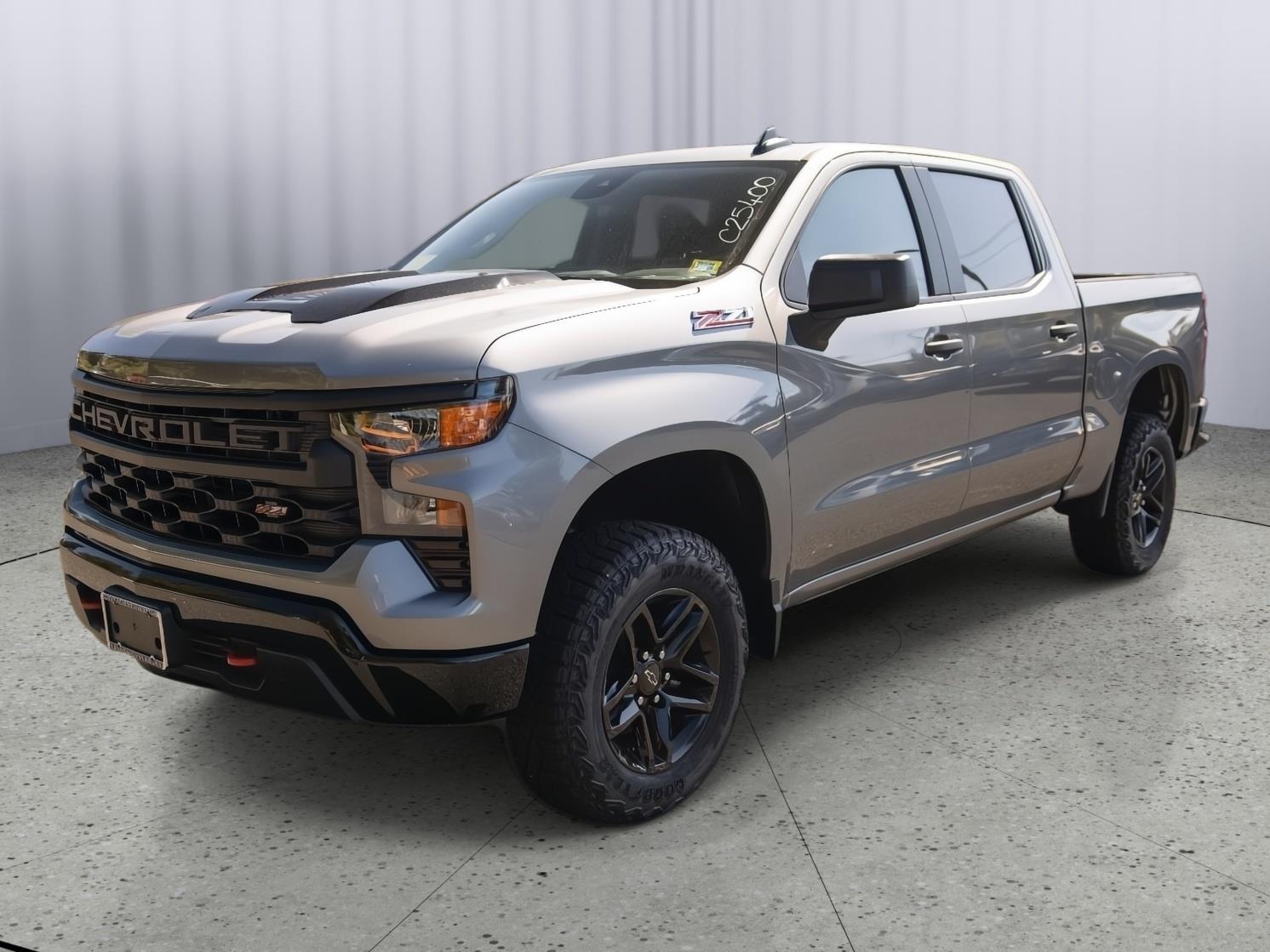 2025 Chevrolet Silverado 1500 Custom Trail Boss photo 3