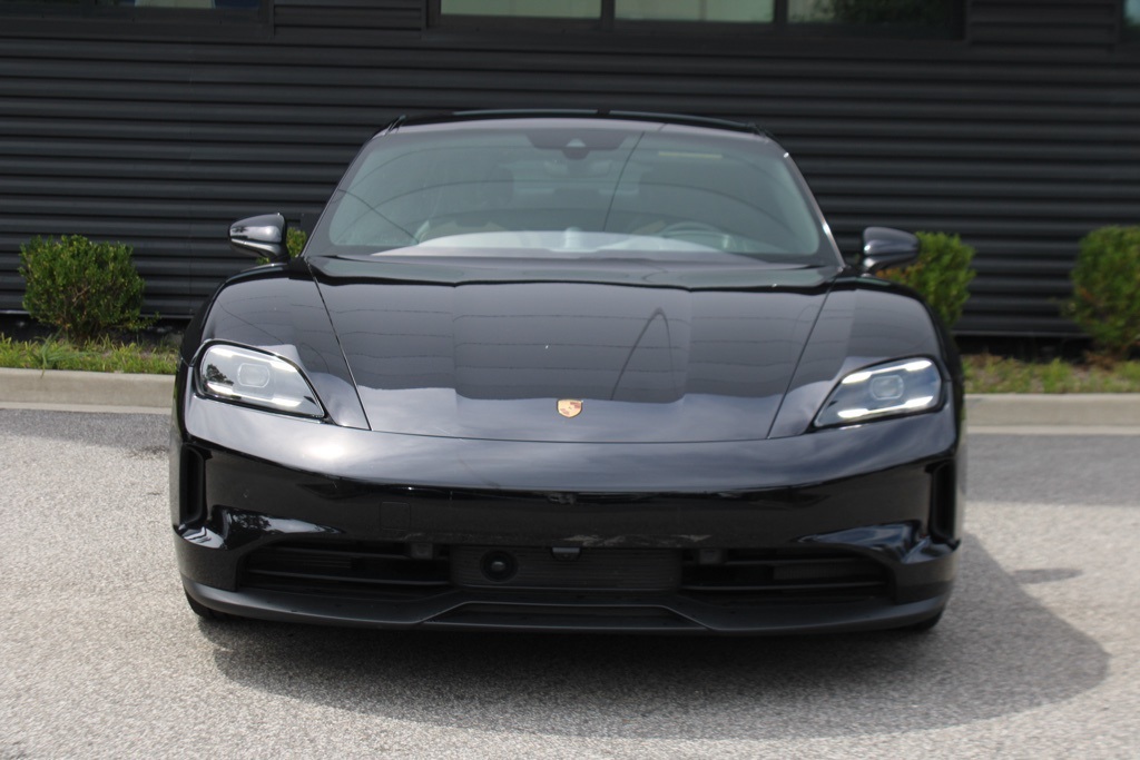 2025 Porsche Taycan Base photo 10