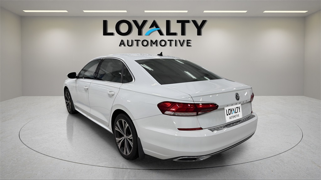 2021 Volkswagen Passat 2.0T SE photo 2