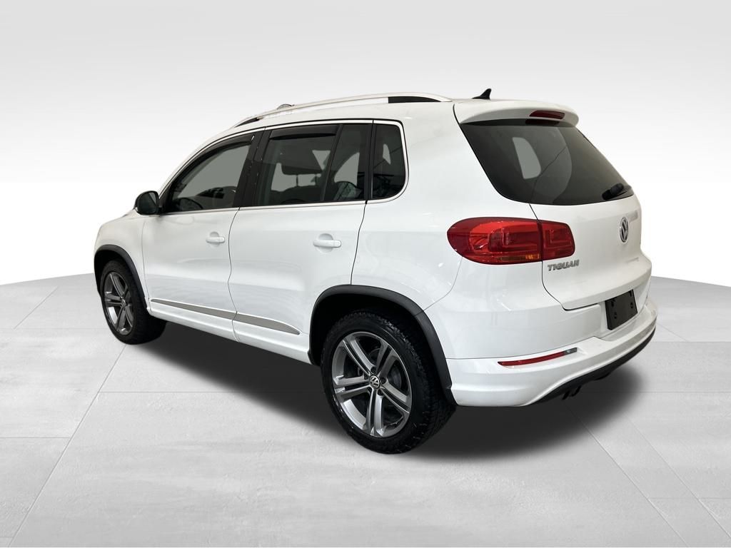 2017 Volkswagen Tiguan Sport photo 3