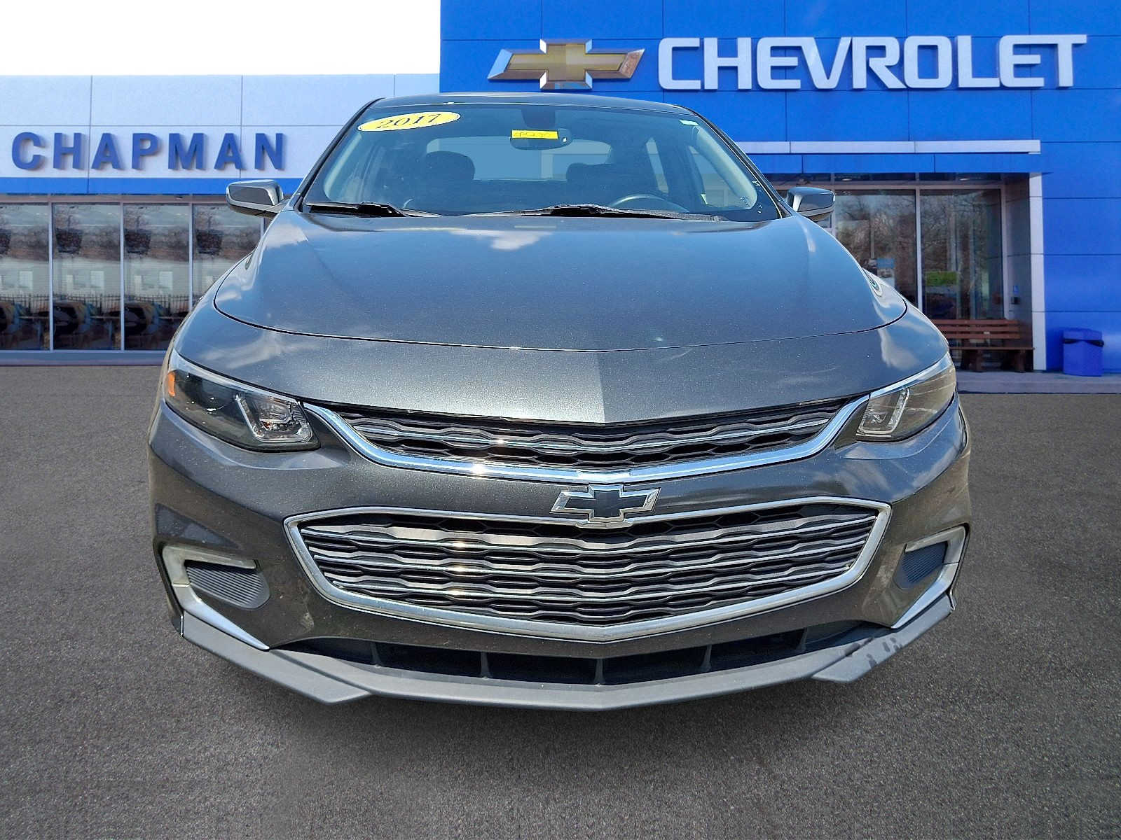 2017 Chevrolet Malibu 1LT photo 2