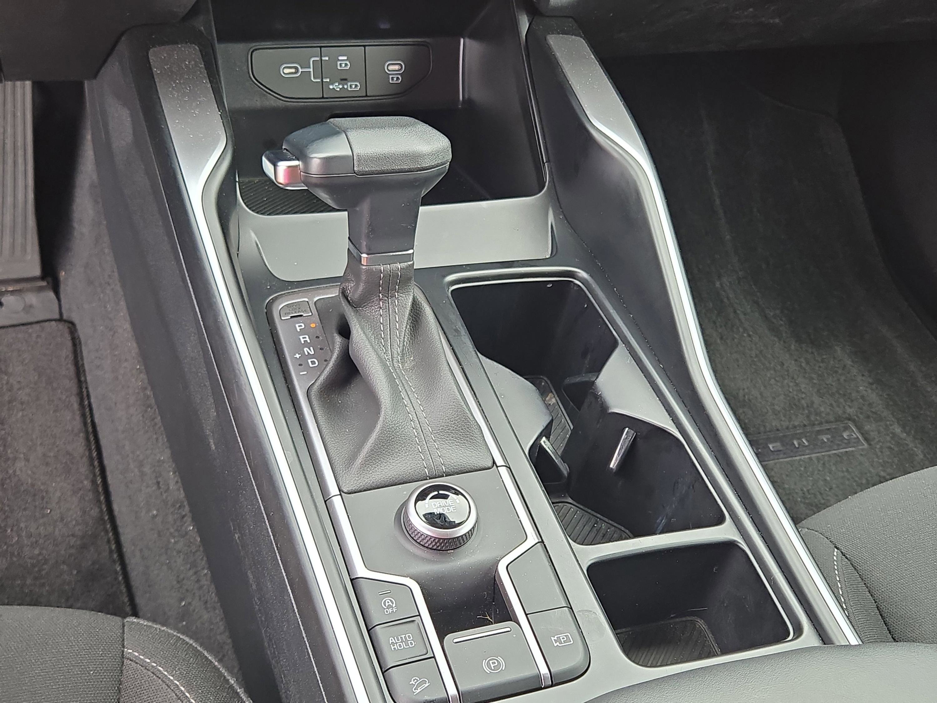 2025 Kia Sorento LX photo 20