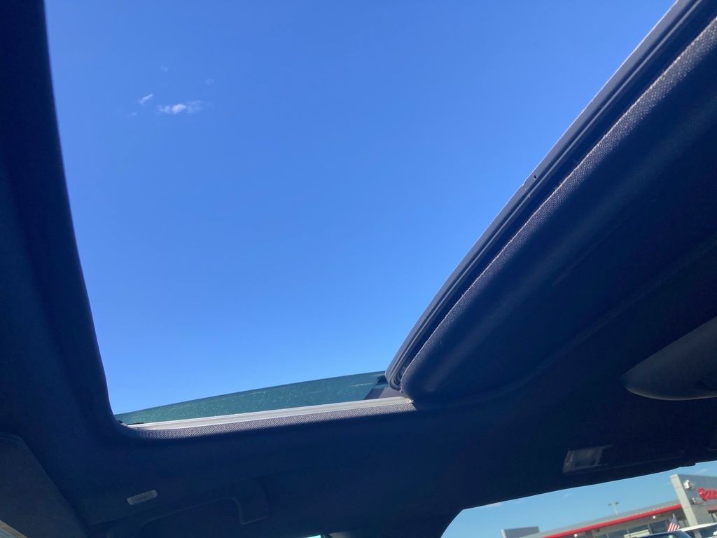 2025 Toyota Sienna Woodland Edition photo 22
