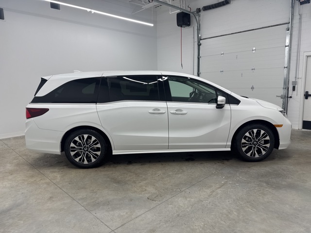 2026 Honda Odyssey Elite photo 4
