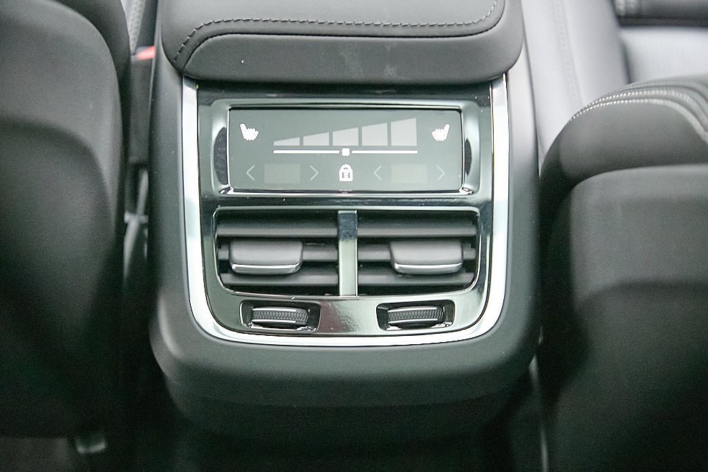 2026 VOLVO XC60 - Image 21