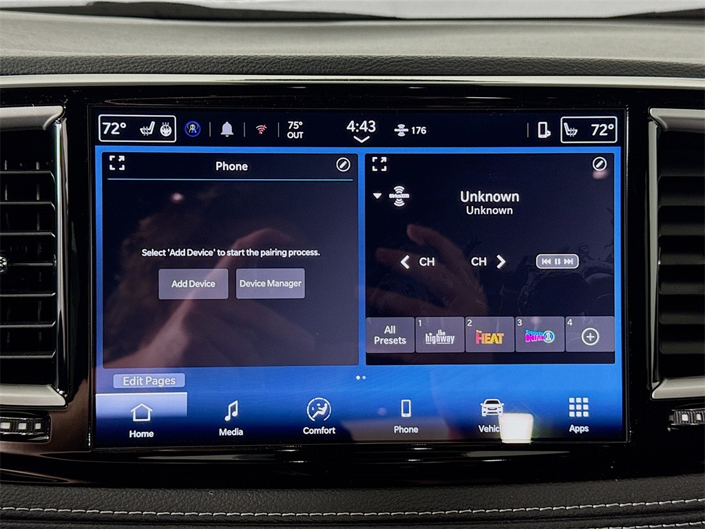 2025 Chrysler Pacifica photo 14