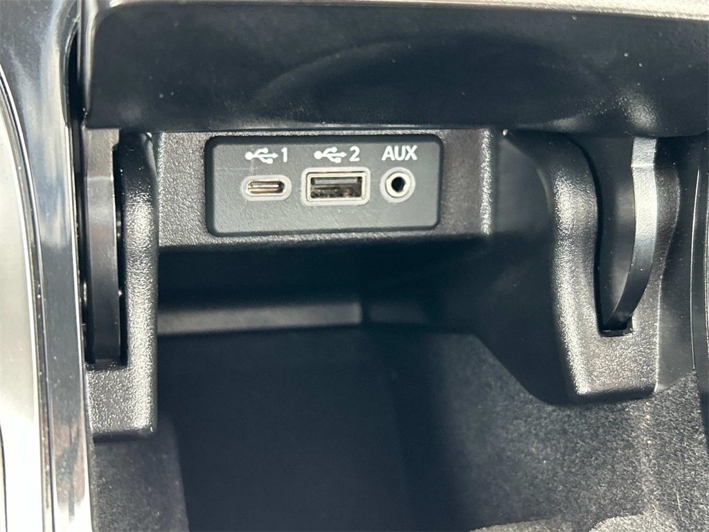 2019 Nissan Maxima SL photo 37