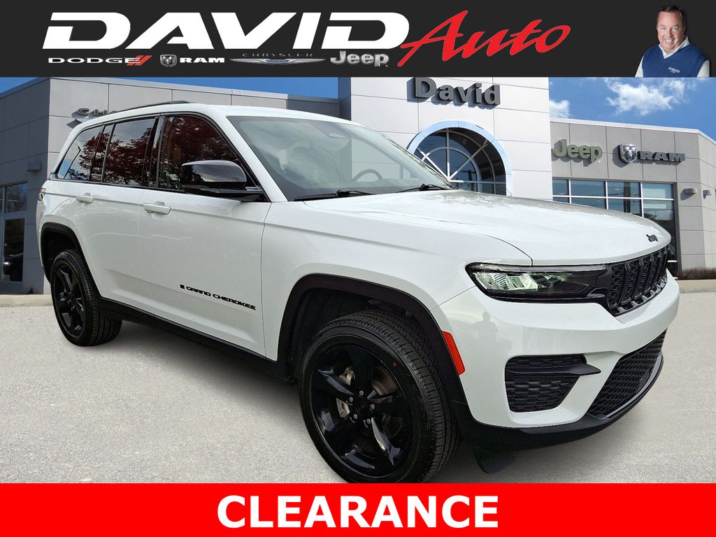 2023 Jeep Grand Cherokee Altitude's photo