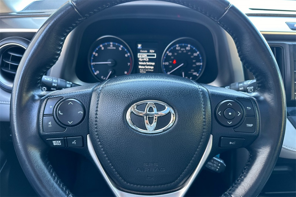 2017 Toyota RAV4 XLE photo 18