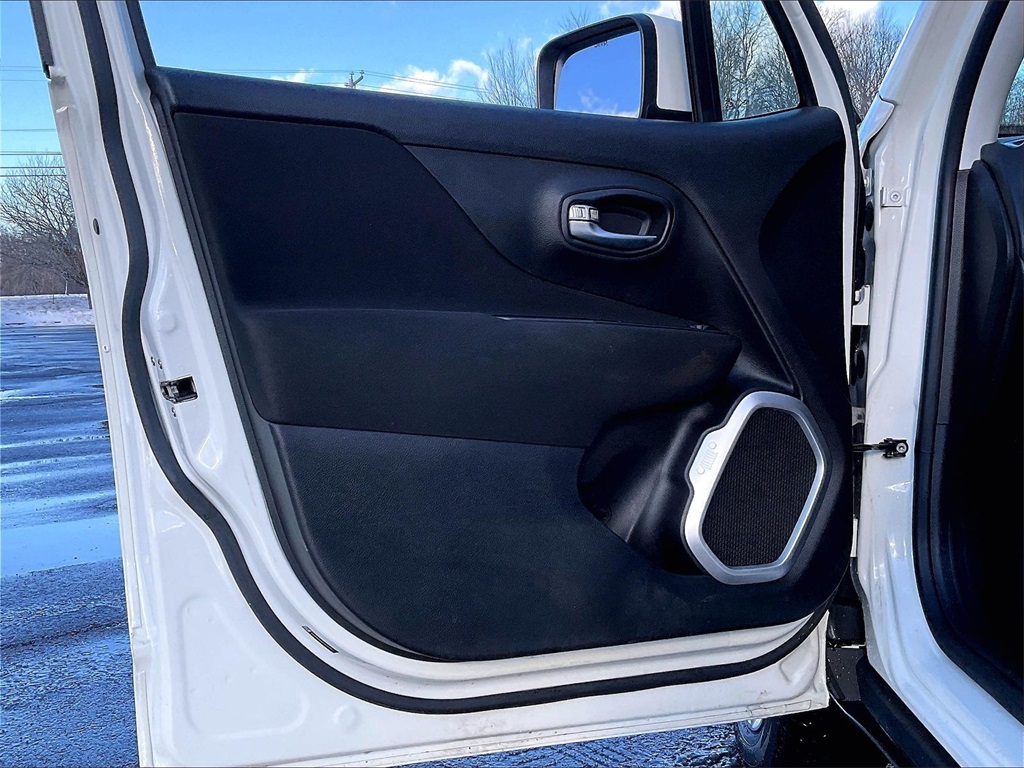 Image of Pre-Owned 2021 Jeep Renegade Latitude