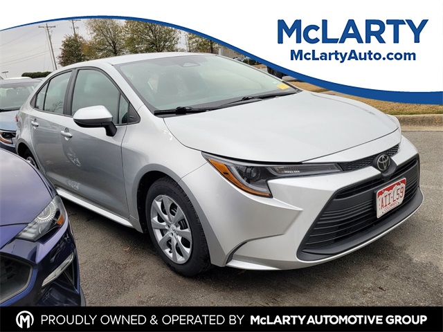 2023 Toyota Corolla LE's photo