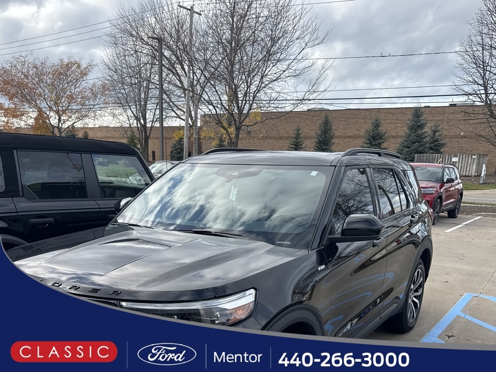 2023 Ford Explorer ST-LINE's photo