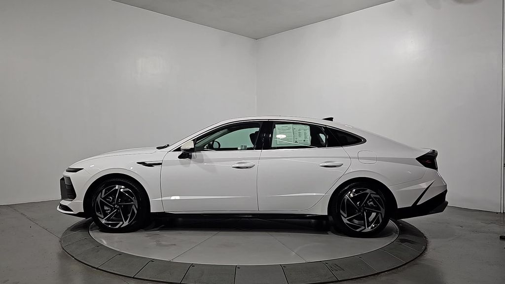 2024 Hyundai Sonata SEL Convenience photo 2