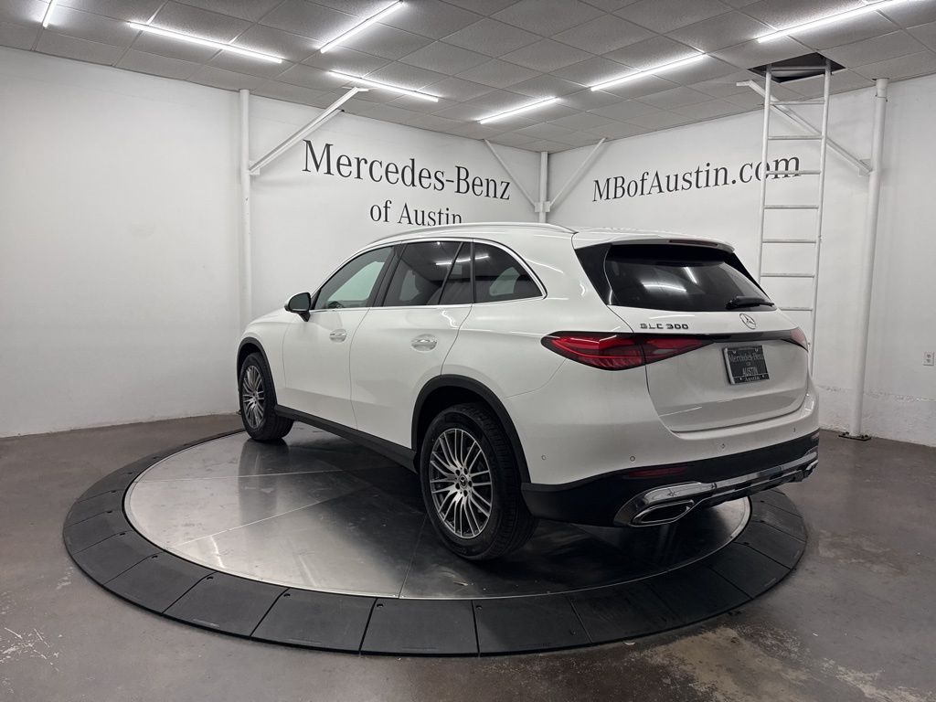 2026 Mercedes Benz GLC 300 photo 5