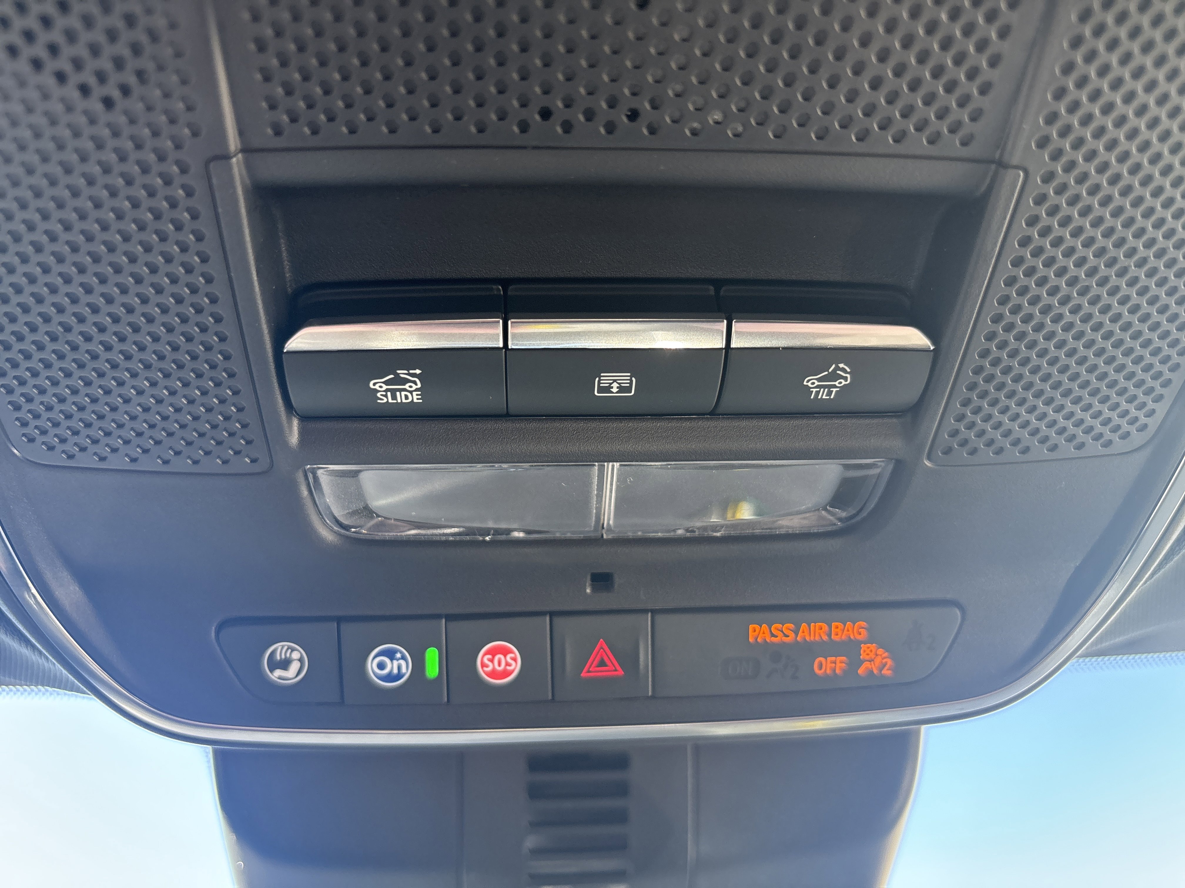 2026 Chevrolet Traverse High Country photo 2