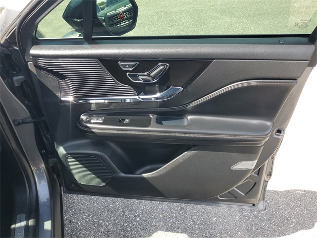 2021 Lincoln Corsair Standard photo 34