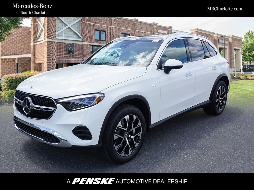 2025 Mercedes-Benz GLC Base's photo