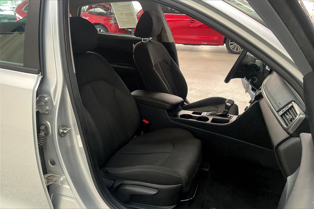 2018 Kia Optima LX photo 6