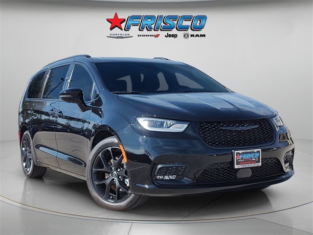 2026 Chrysler Pacifica Limited's photo