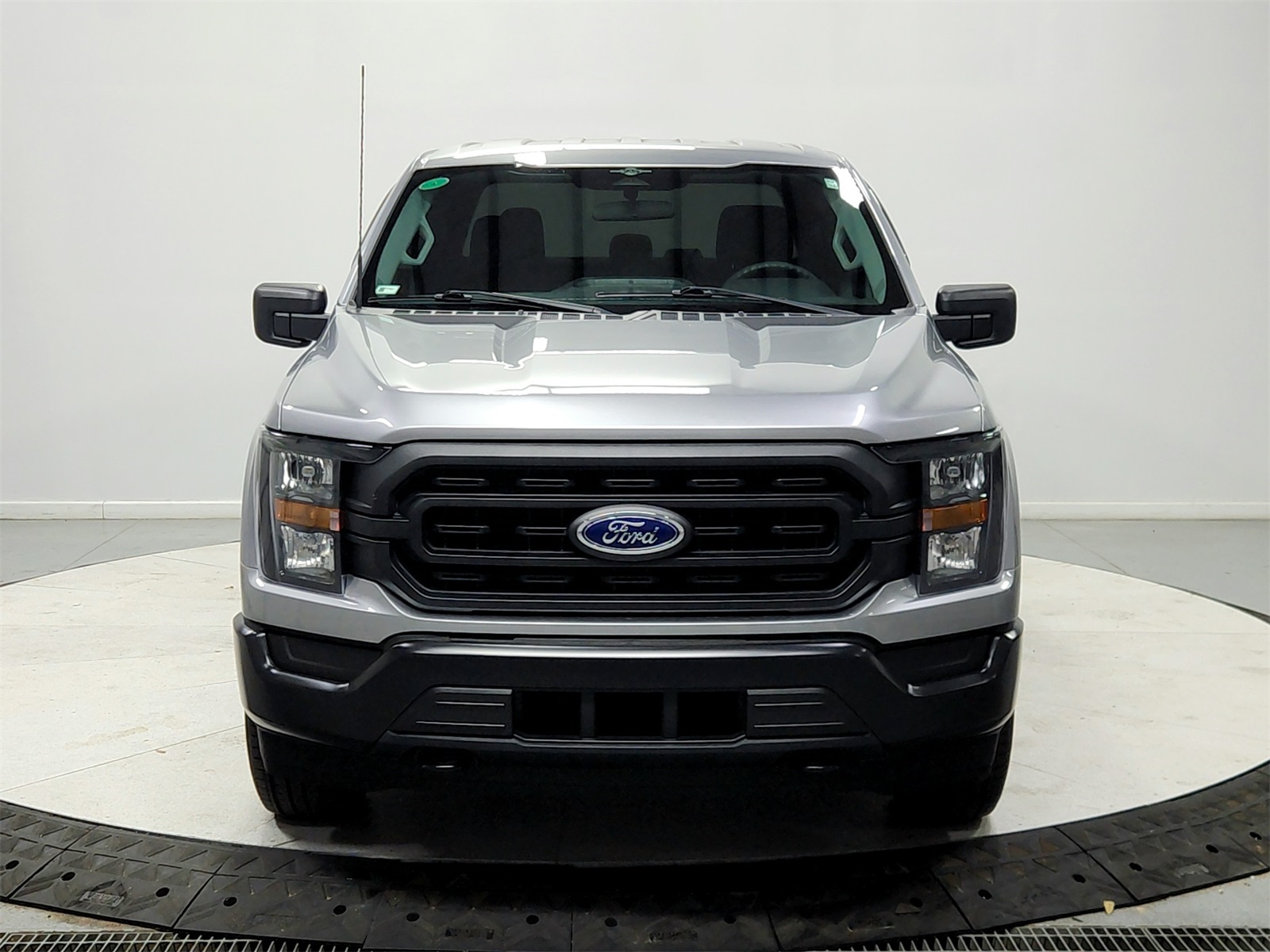 2023 Ford F-150 XL photo 2