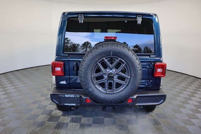 2025 Jeep Wrangler photo 5