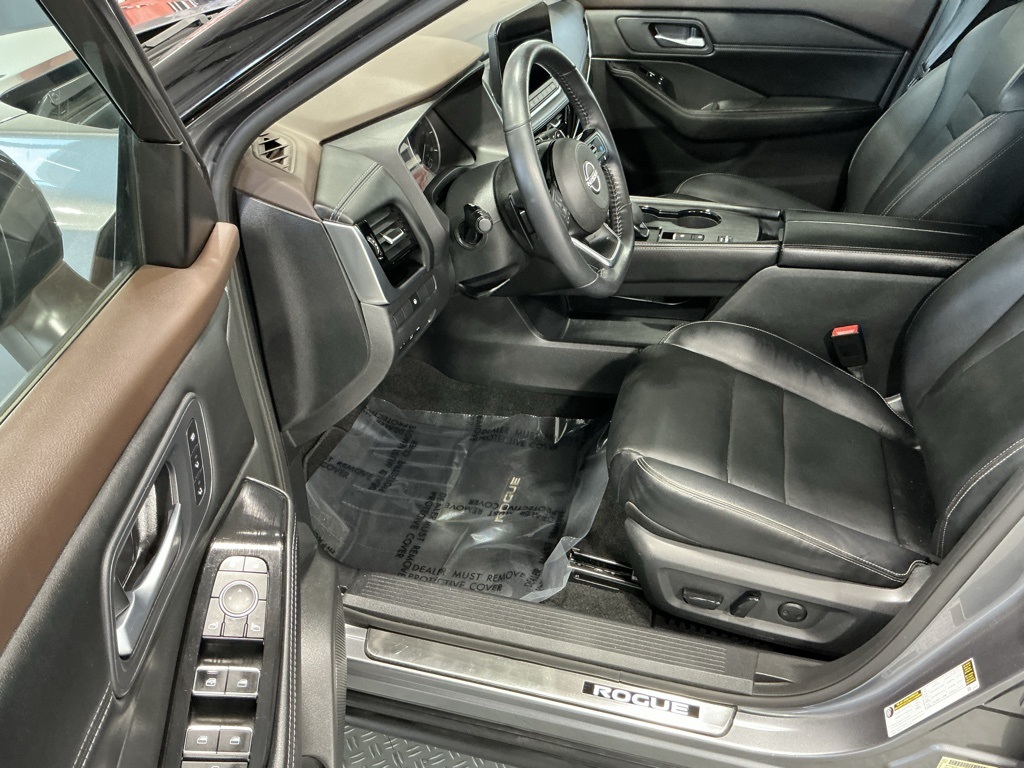 2023 Nissan Rogue SL photo 3